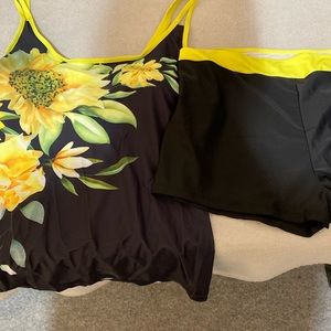Woman’s 2x Tankini Sunflower Swimsuit- never worn- no tags